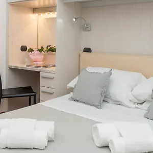 Guest house Andenis Luxury House Rome